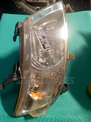 Headlight Assy Rh Nissan Serena C25 2005