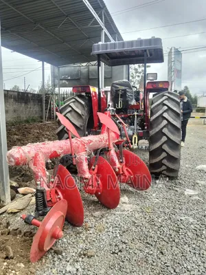Massey Ferguson MF385 4x4 + Brand New Plough