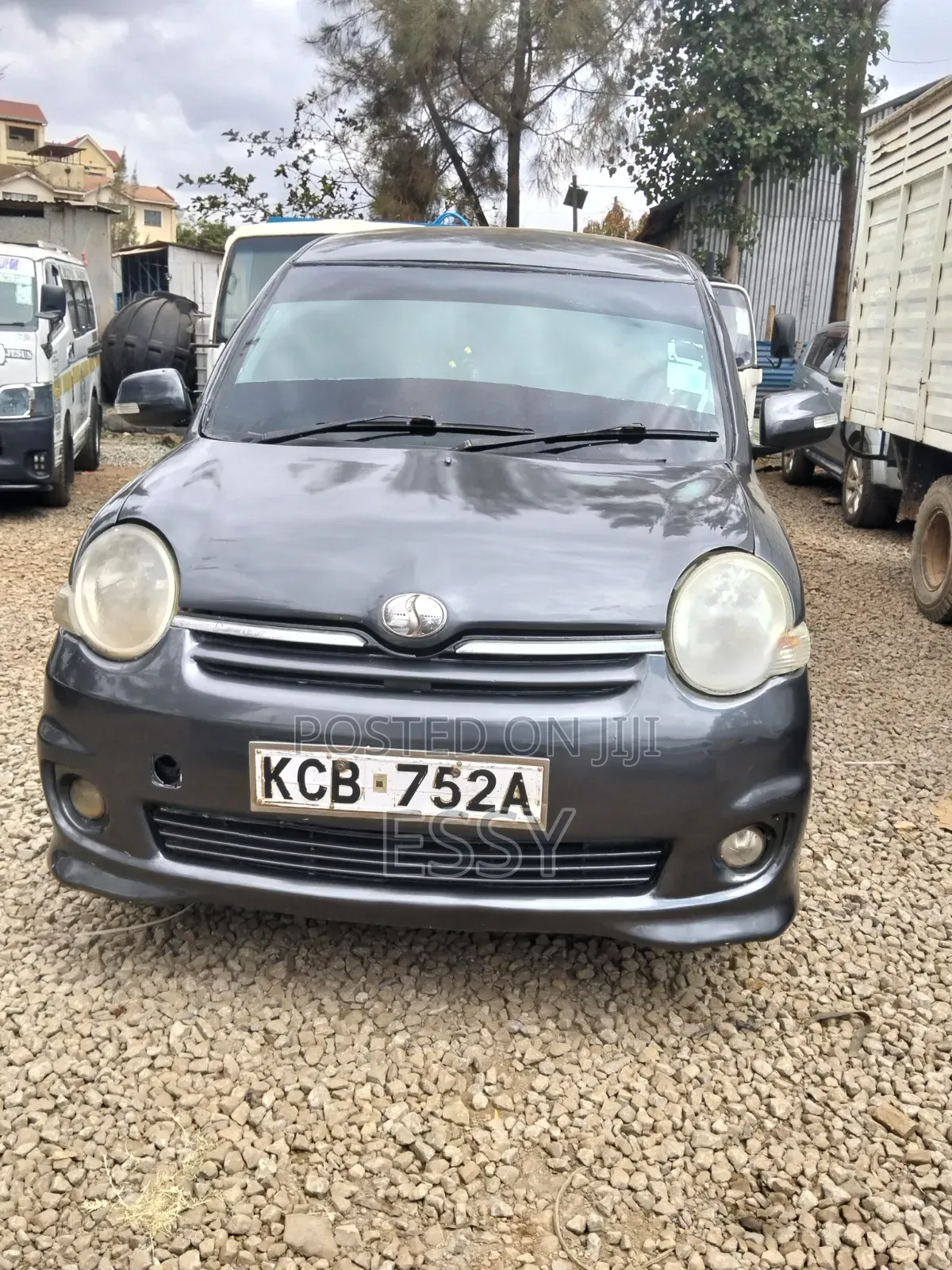 Toyota Sienta 2007 Gray