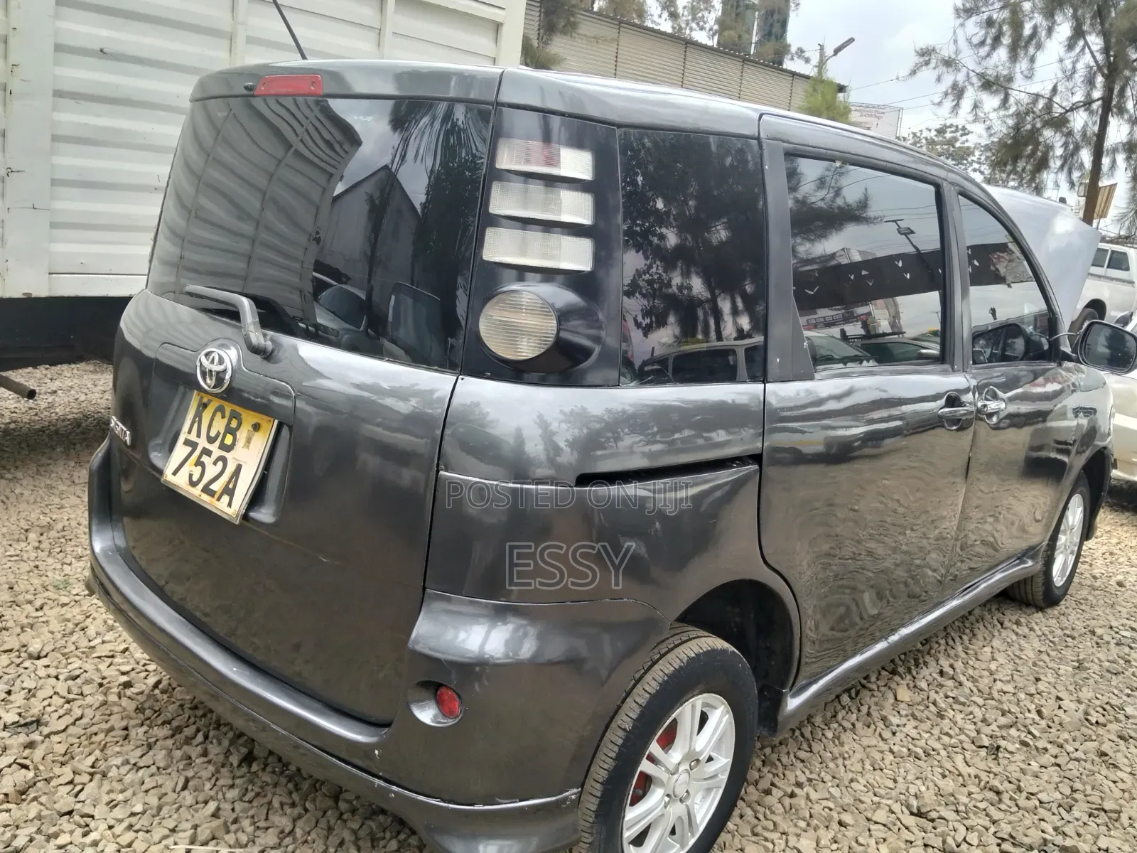 Toyota Sienta 2007 Gray
