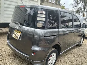 Toyota Sienta 2007 Gray