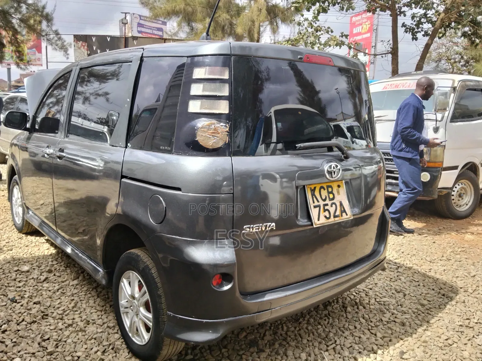 Toyota Sienta 2007 Gray