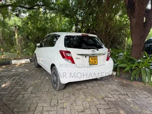 Toyota Vitz 1.3 FWD 5dr 2016 White