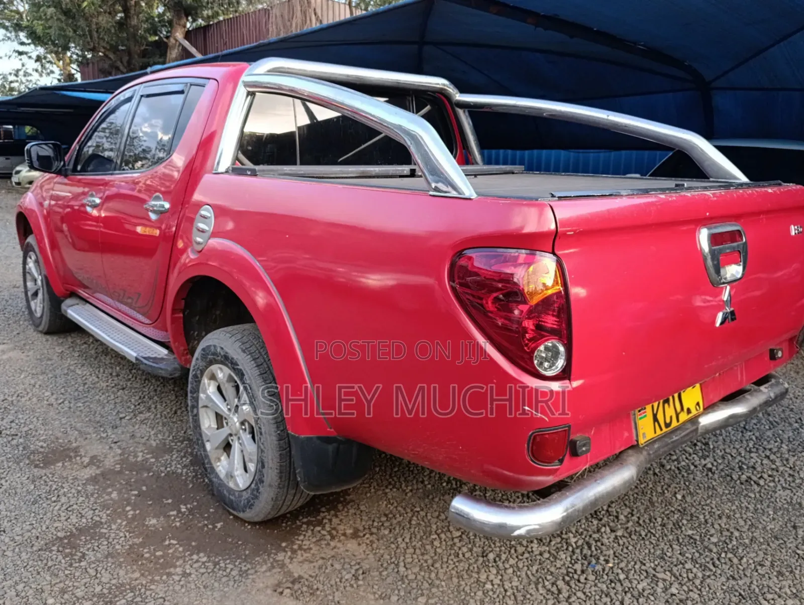 Mitsubishi L200 2012 Red