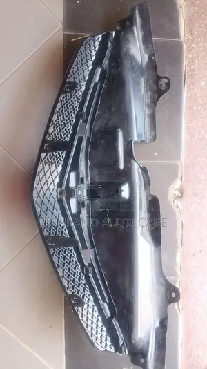 Front Grille Toyota Ractis Ncp100