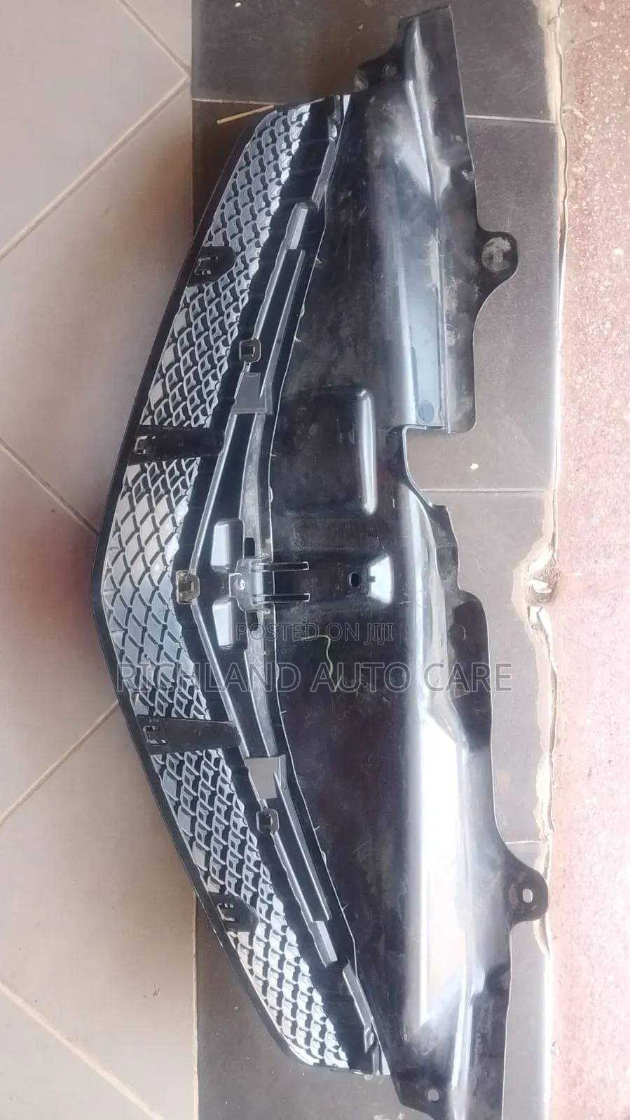 Front Grille Toyota Ractis Ncp100