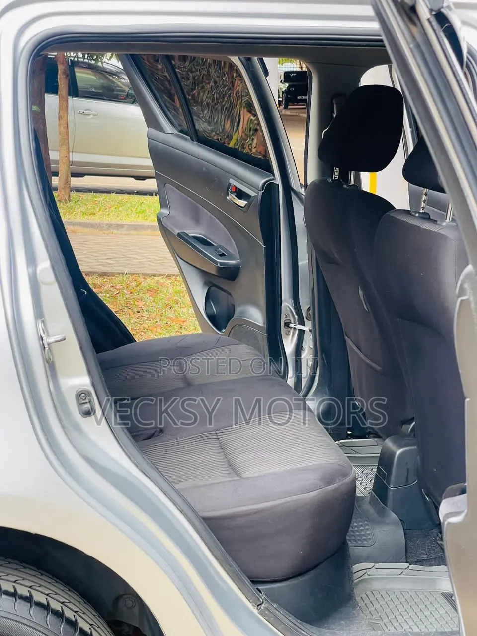 Suzuki Swift 2013 Silver