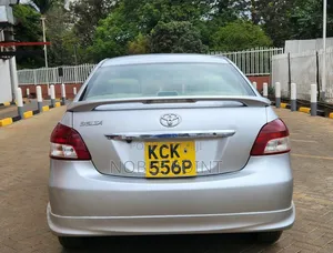 Toyota Belta 2009 Silver