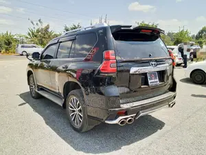 Toyota Land Cruiser Prado 2017 Black