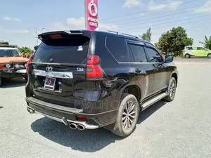 Toyota Land Cruiser Prado 2017 Black