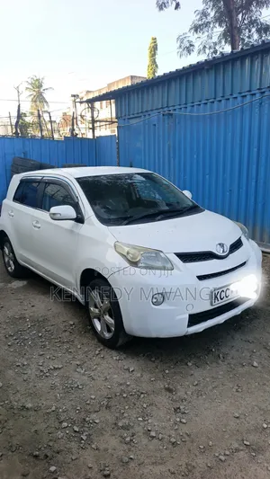 Toyota IST 2009 White