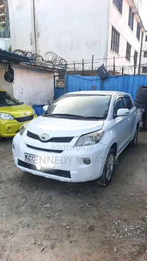 Toyota IST 2009 White