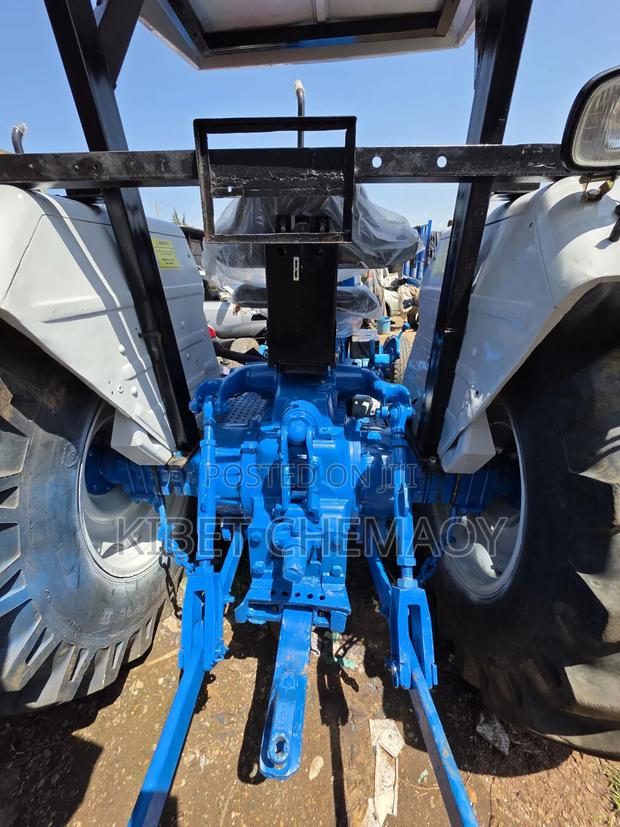 6600 Ford Tractor - thumbnail 3