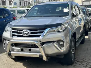 Toyota Fortuner 2019 Gray