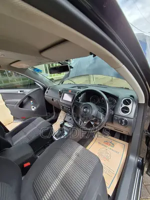 Volkswagen Tiguan S 2011 Black