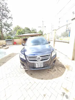 Volkswagen Tiguan S 2011 Black