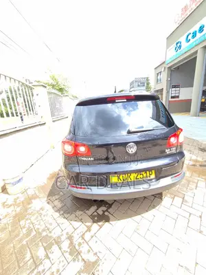 Volkswagen Tiguan S 2011 Black