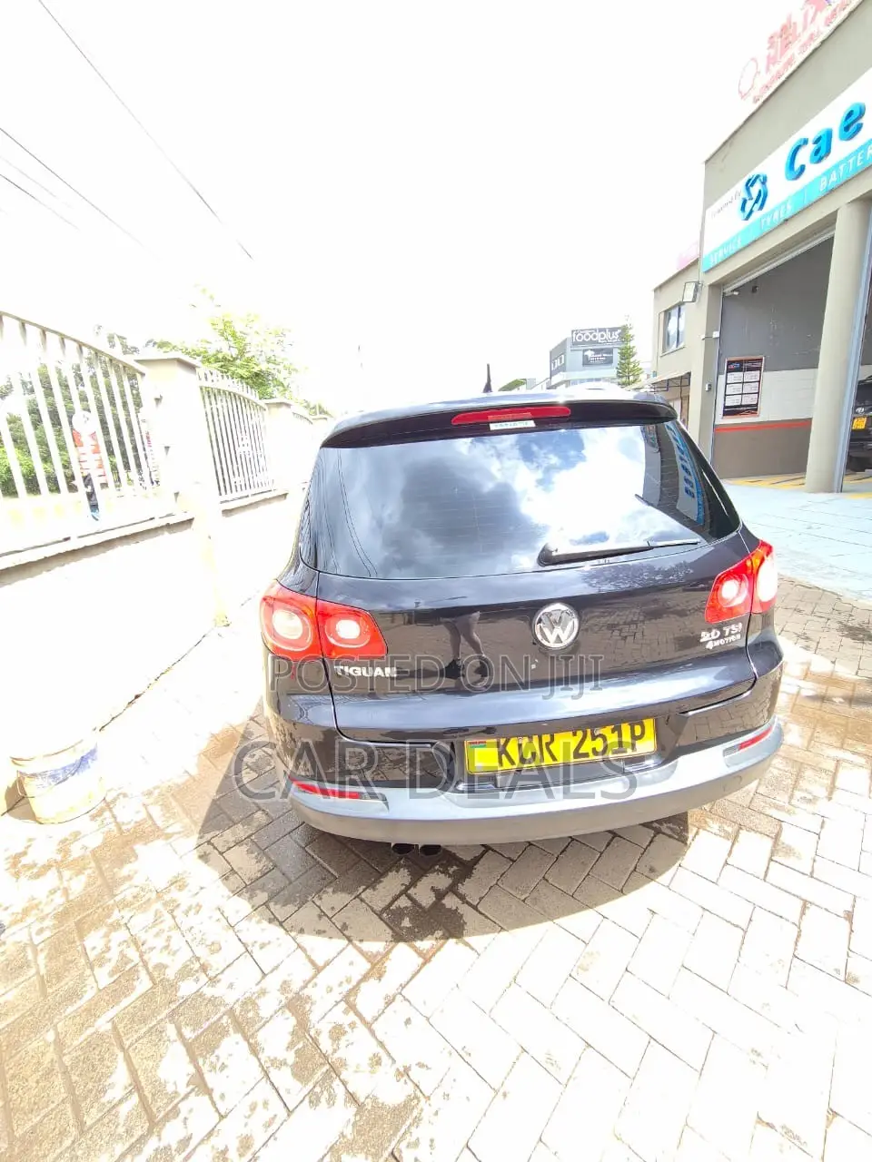 Volkswagen Tiguan S 2011 Black
