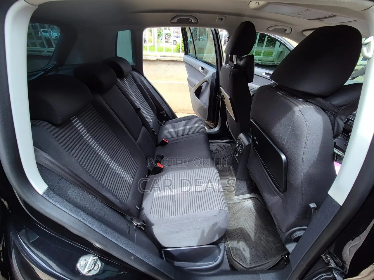Volkswagen Tiguan S 2011 Black