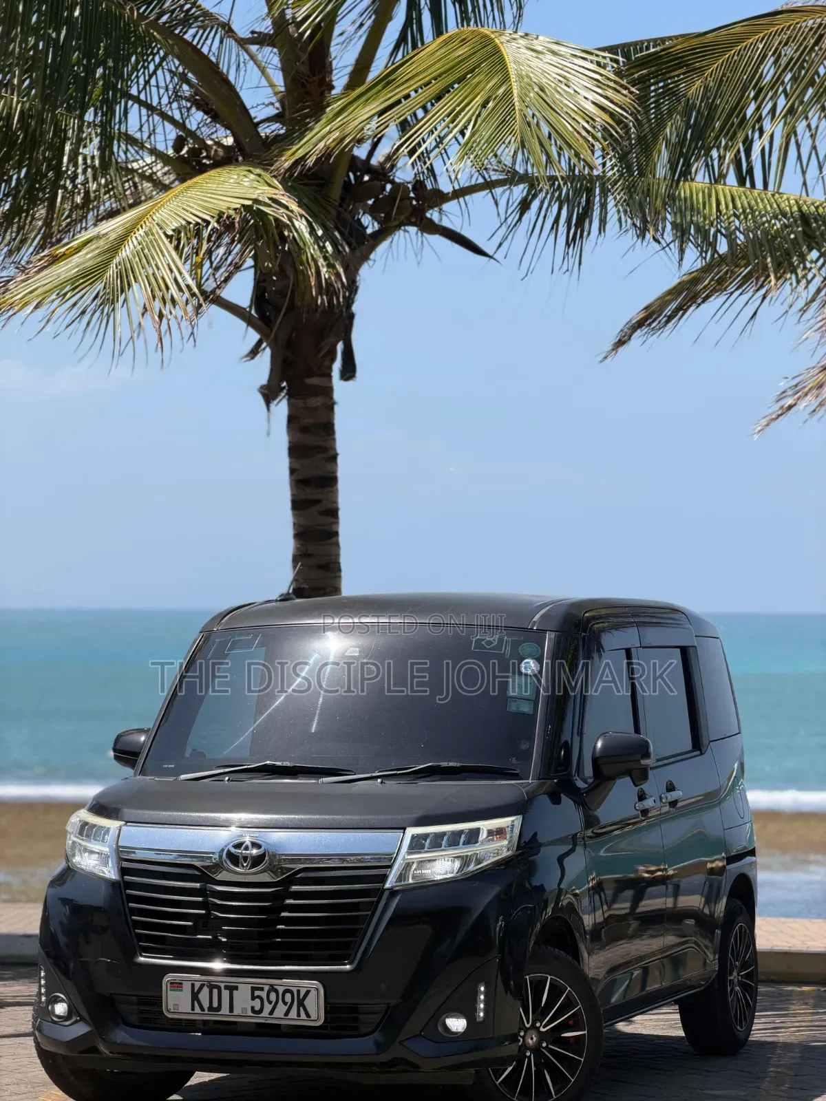Toyota Roomy 2017 Black