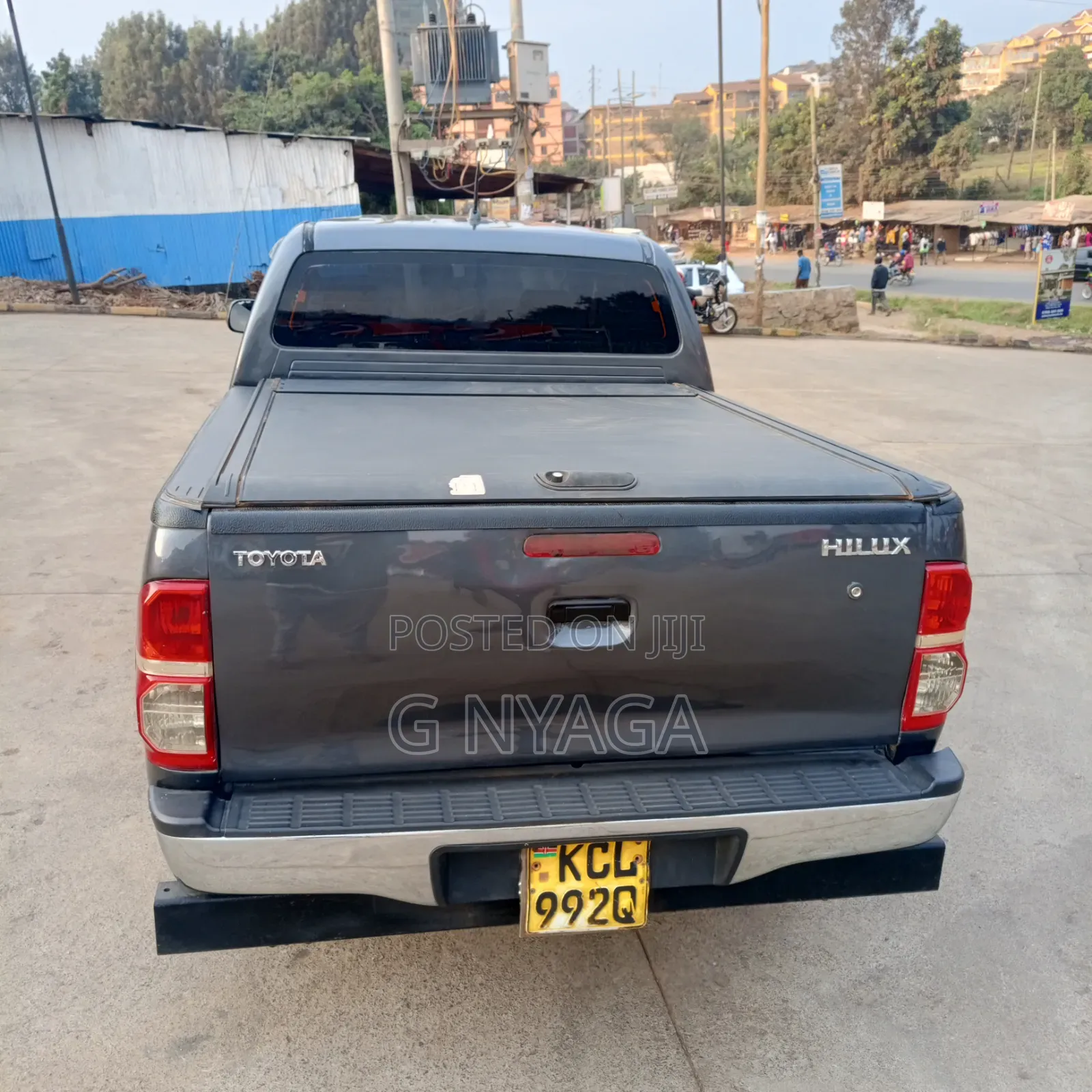 Toyota Hilux 2013 Gray