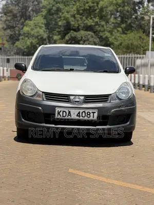 Nissan Advan 2014 White