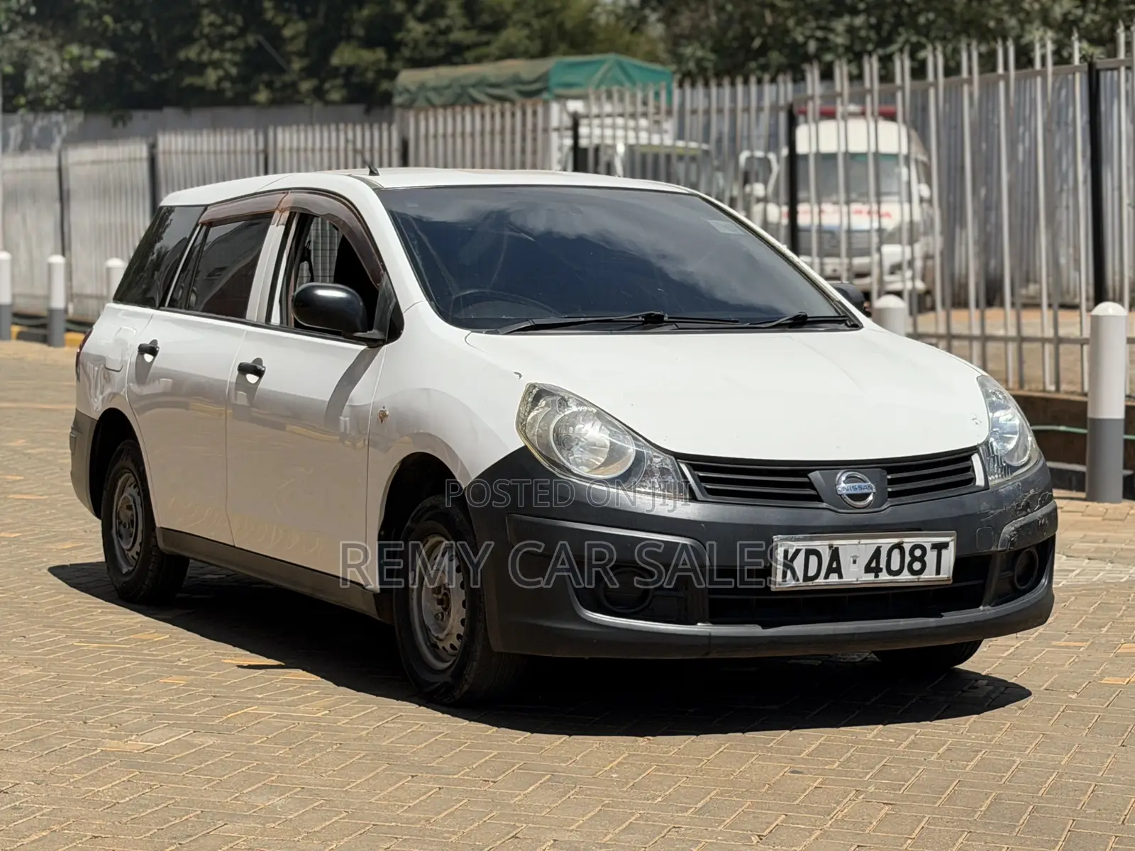 Nissan Advan 2014 White