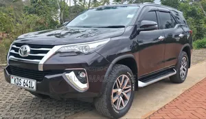 Toyota Fortuner 2018 Black