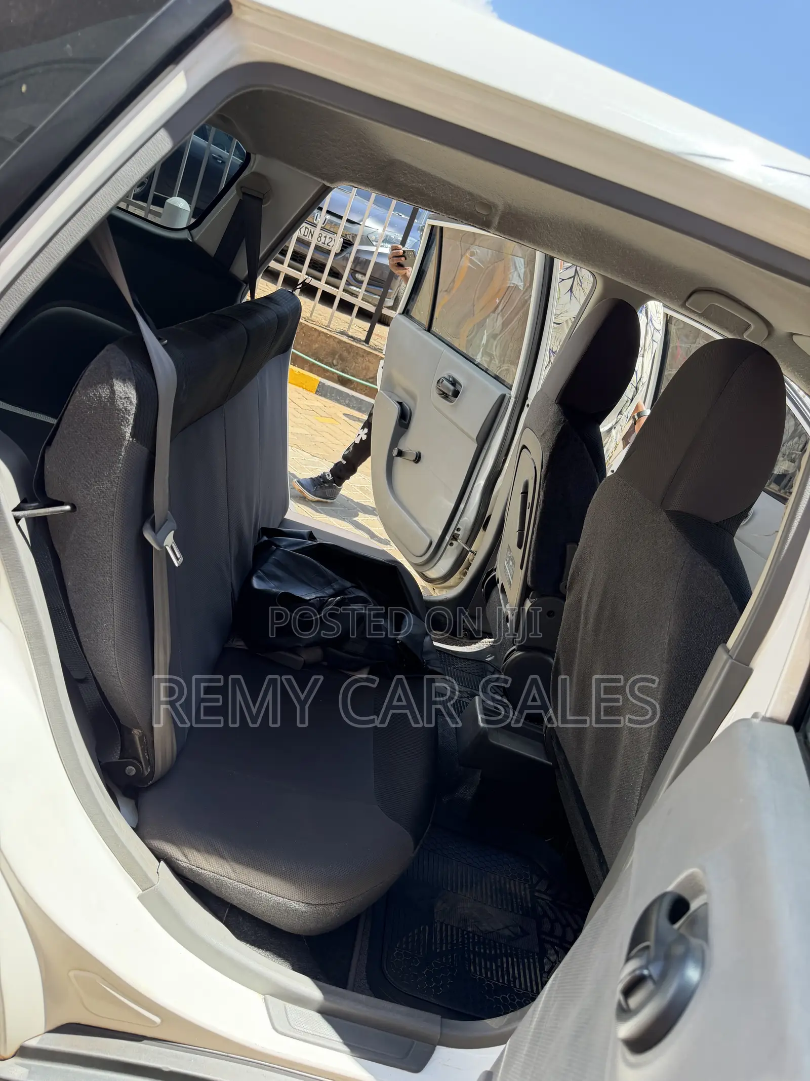 Nissan Advan 2014 White