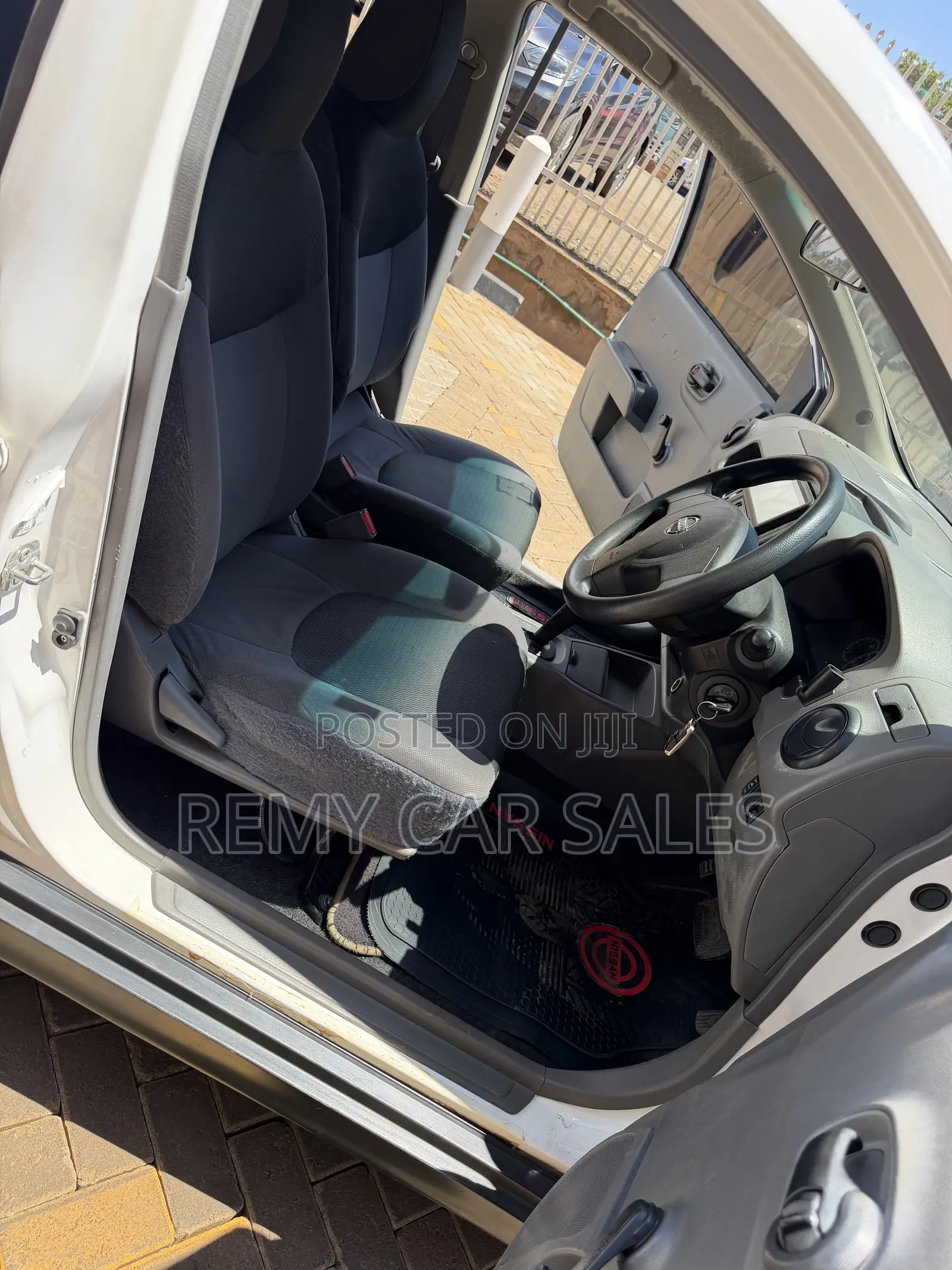 Nissan Advan 2014 White