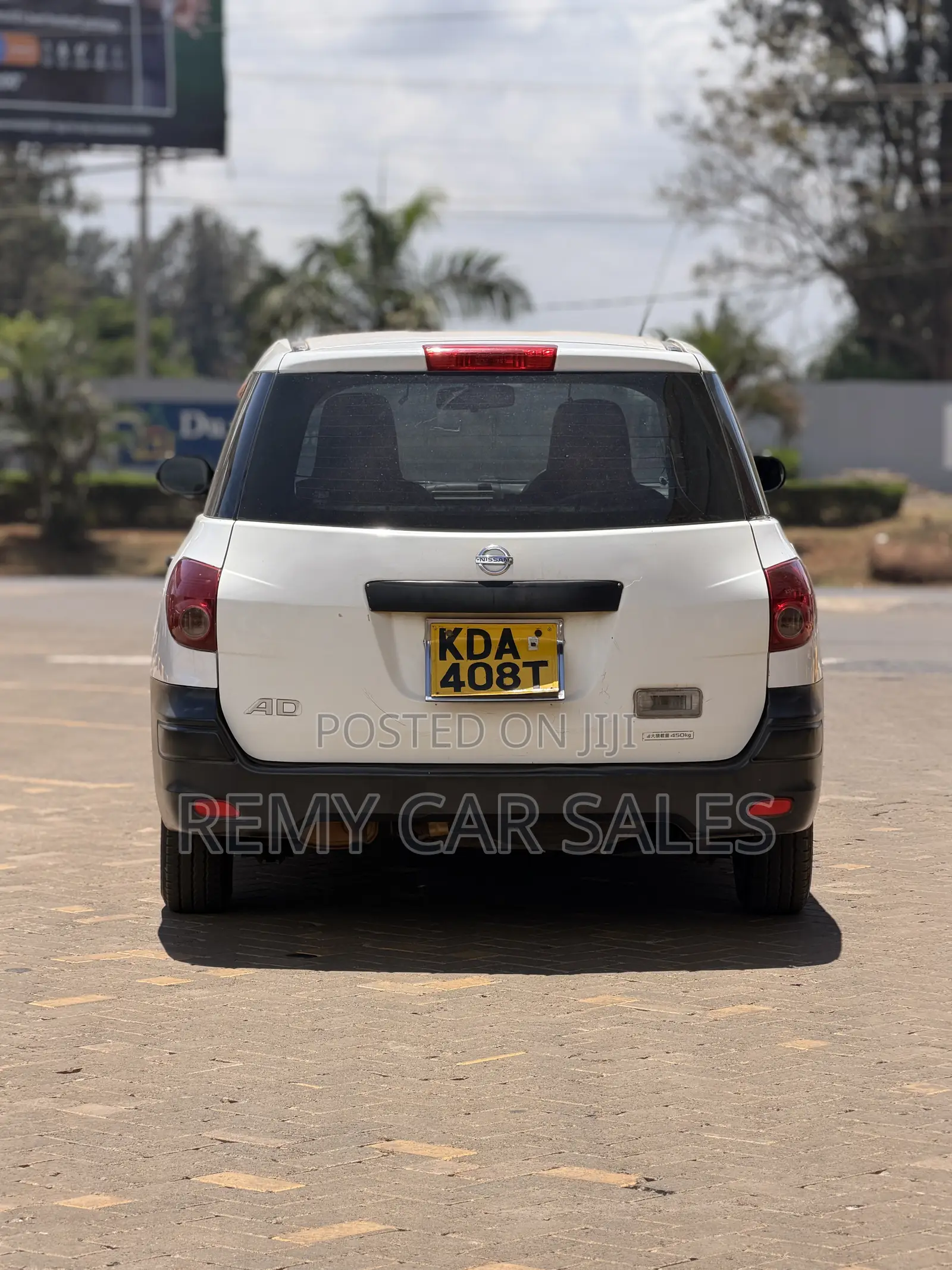 Nissan Advan 2014 White