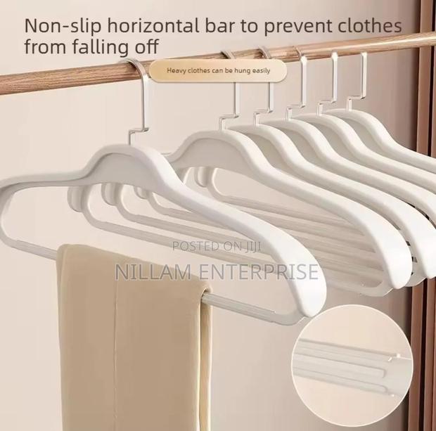 Thickened Nonslip Plastic Hangers. 10pcs Set - thumbnail 2