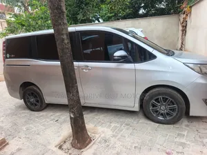 Toyota Noah 2020 Silver