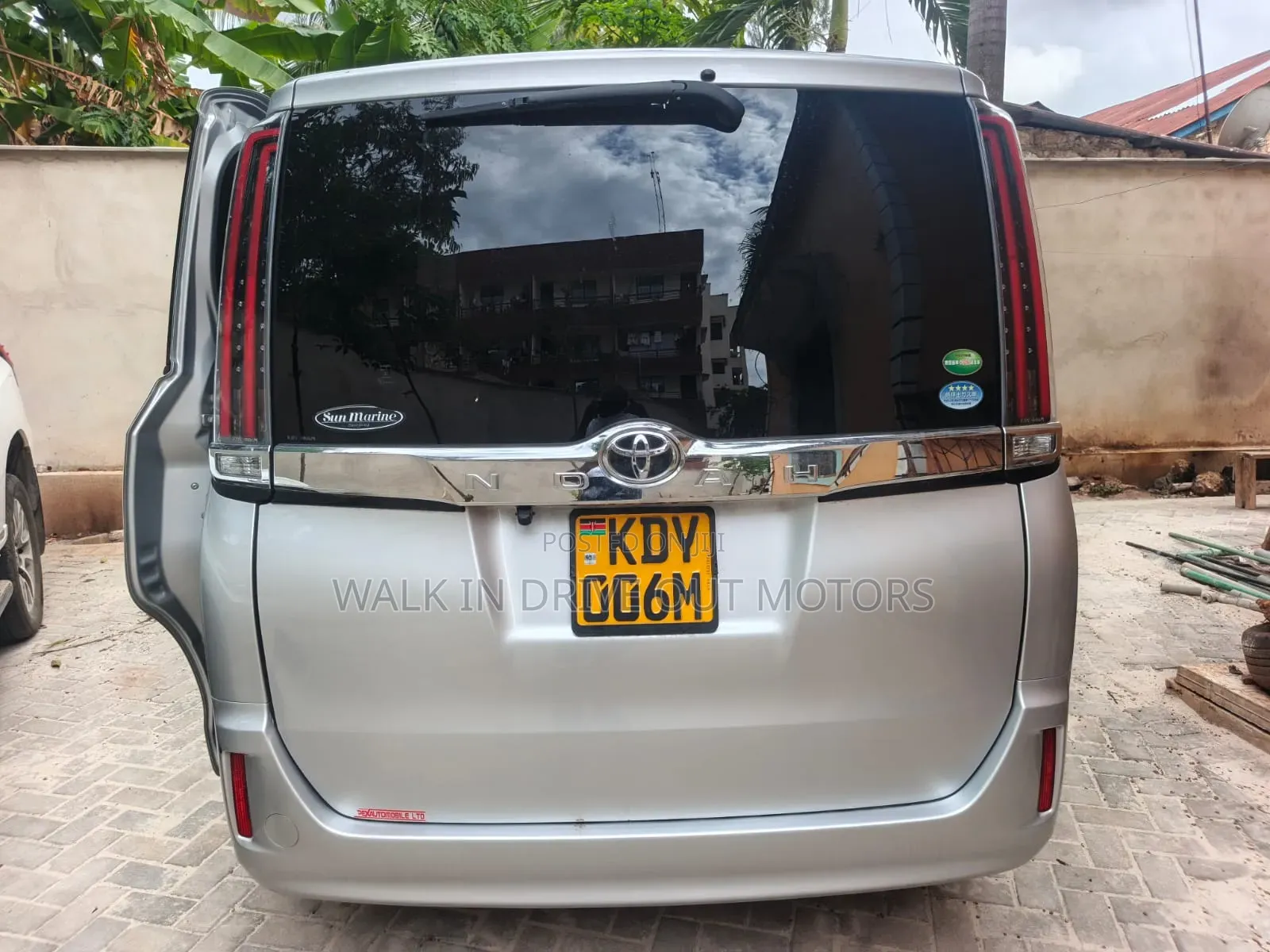 Toyota Noah 2020 Silver