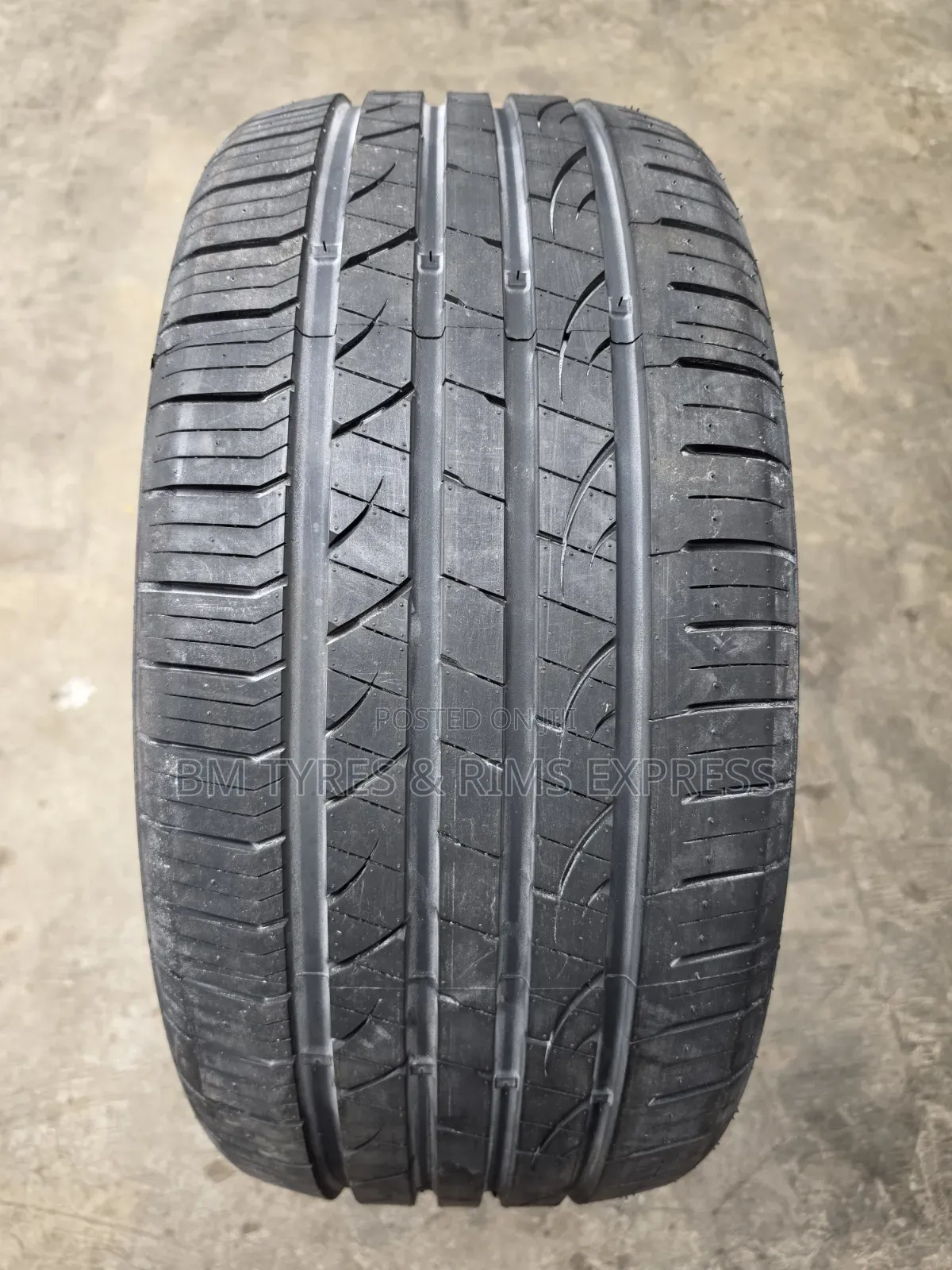 255 /40 R19 FORTUNE TIRES (Thailand)