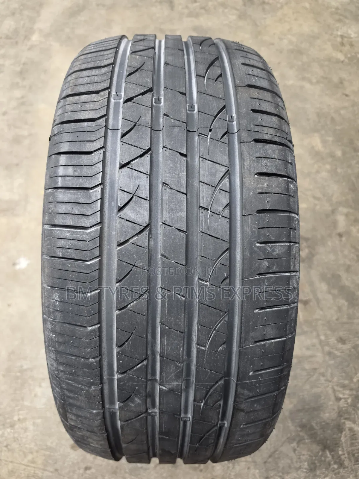 255 /40 R19 FORTUNE TIRES (Thailand)