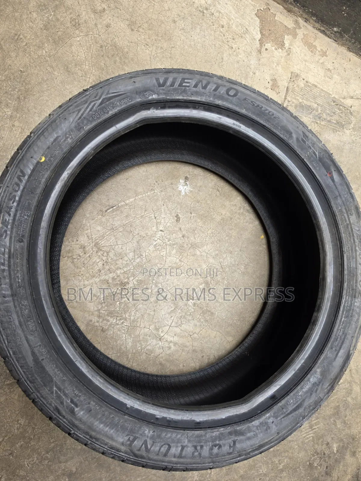 255 /40 R19 FORTUNE TIRES (Thailand)