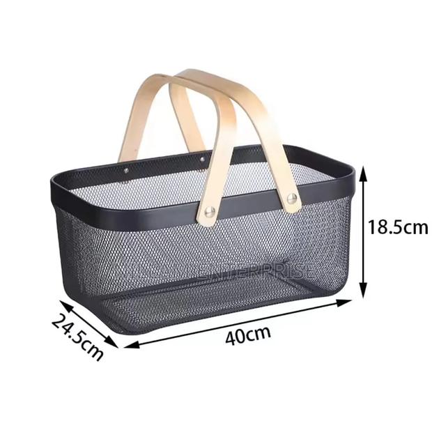 Large Mesh Plastic Baskets With Wooden Handle. - thumbnail 2