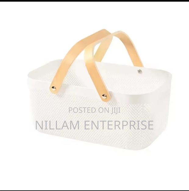 Large Mesh Plastic Baskets With Wooden Handle. - thumbnail 4