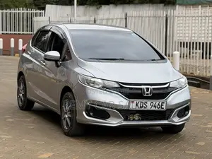 Honda Fit 2017 Silver