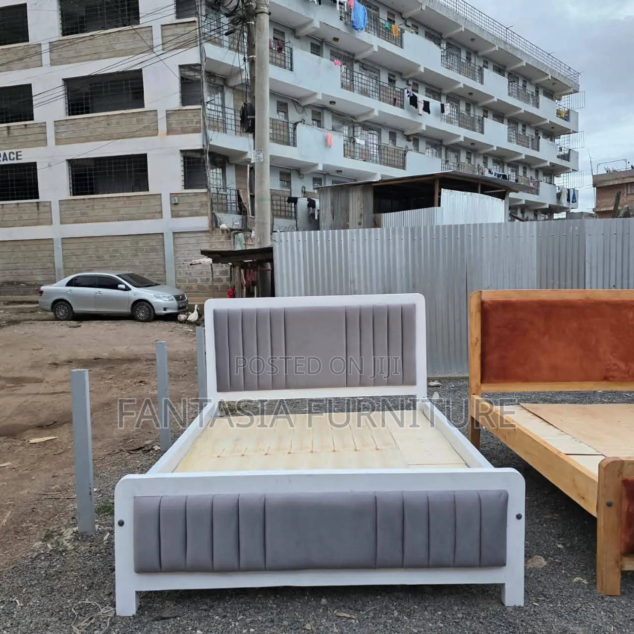 5x6 Executive Grey Tufted Mocket Bed: Free Delivery