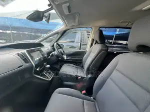 Nissan Serena 2019 Off white