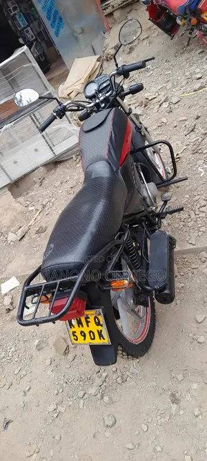 Honda CB 2021 Red