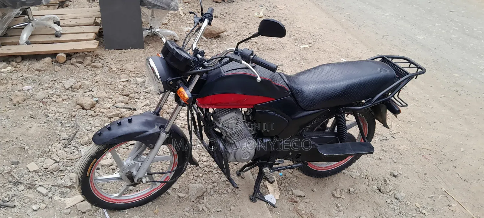 Honda CB 2021 Red