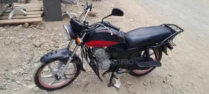 Honda CB 2021 Red