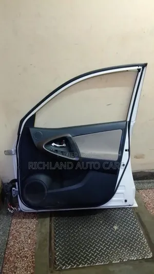 Toyota Vanguard Front Door