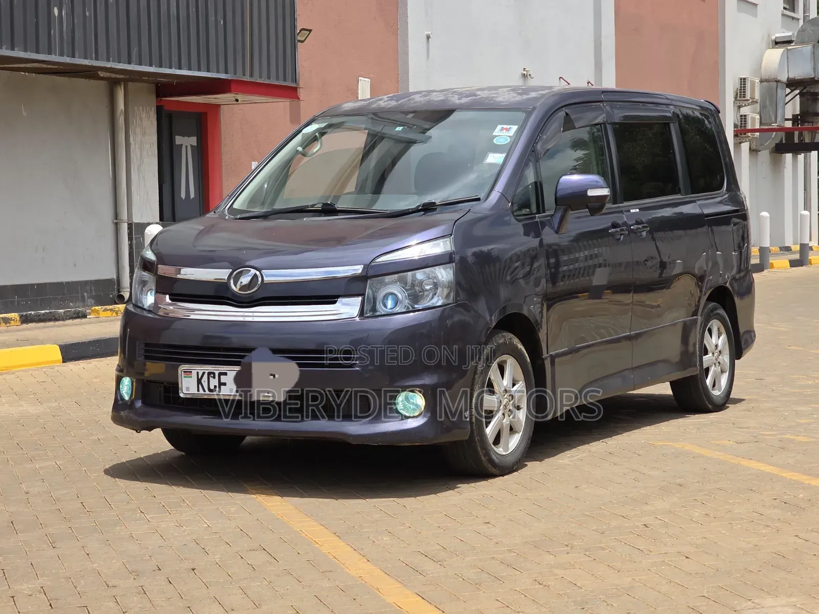 Toyota Voxy 2008