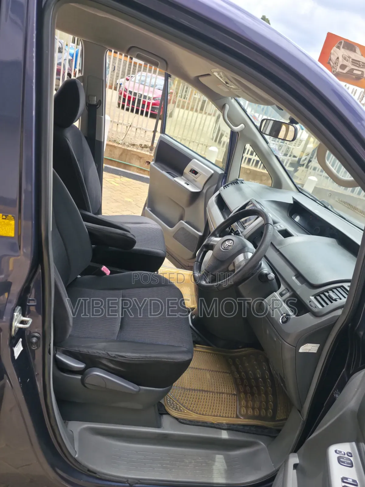 Toyota Voxy 2008