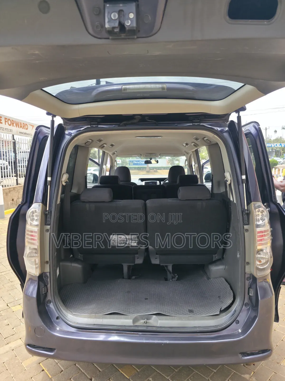 Toyota Voxy 2008