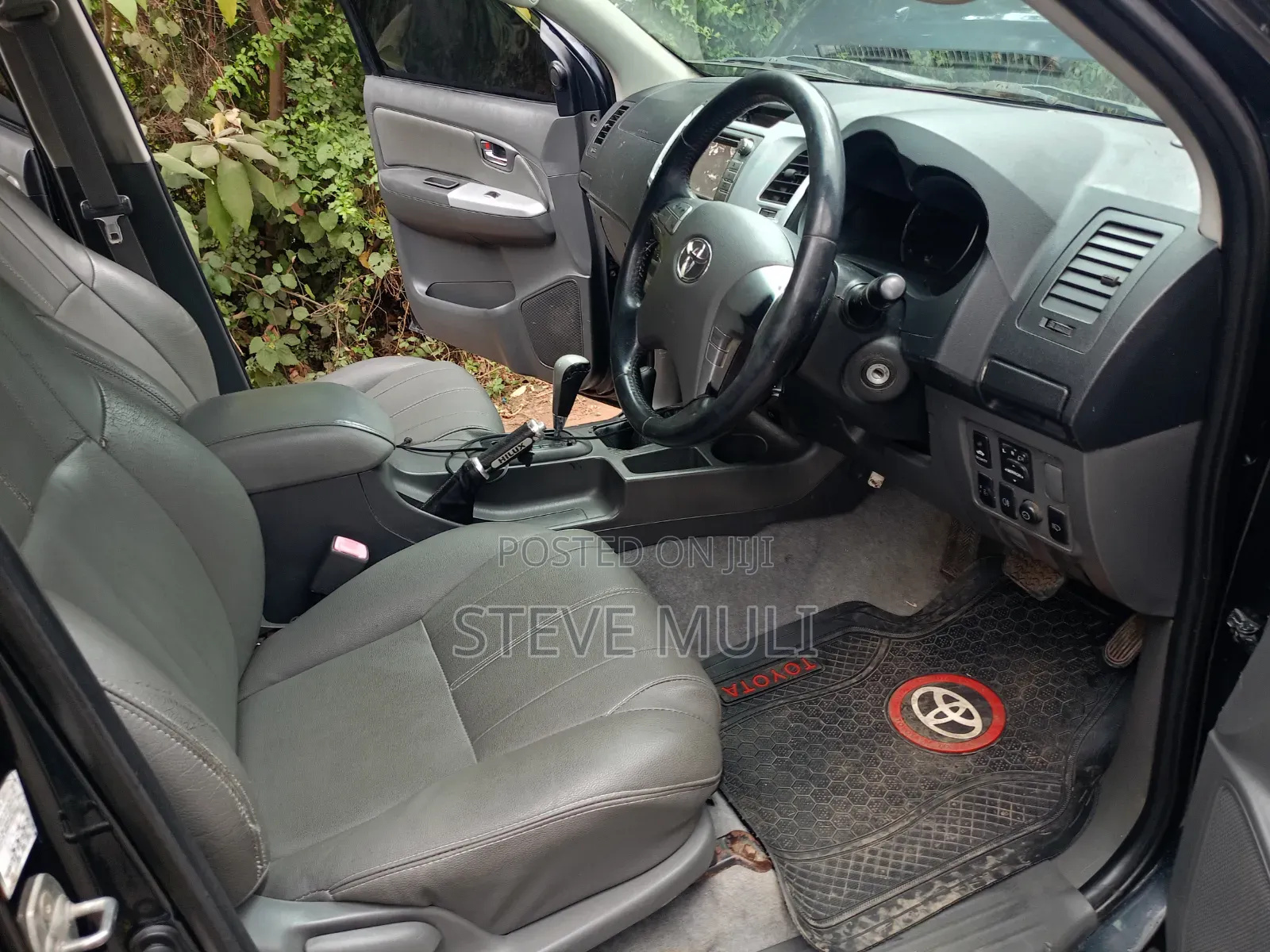 Toyota Hilux 2012 Matt Black